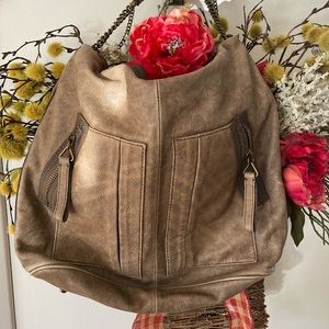 LargeTan vintage leather slouchbag w/metal detail